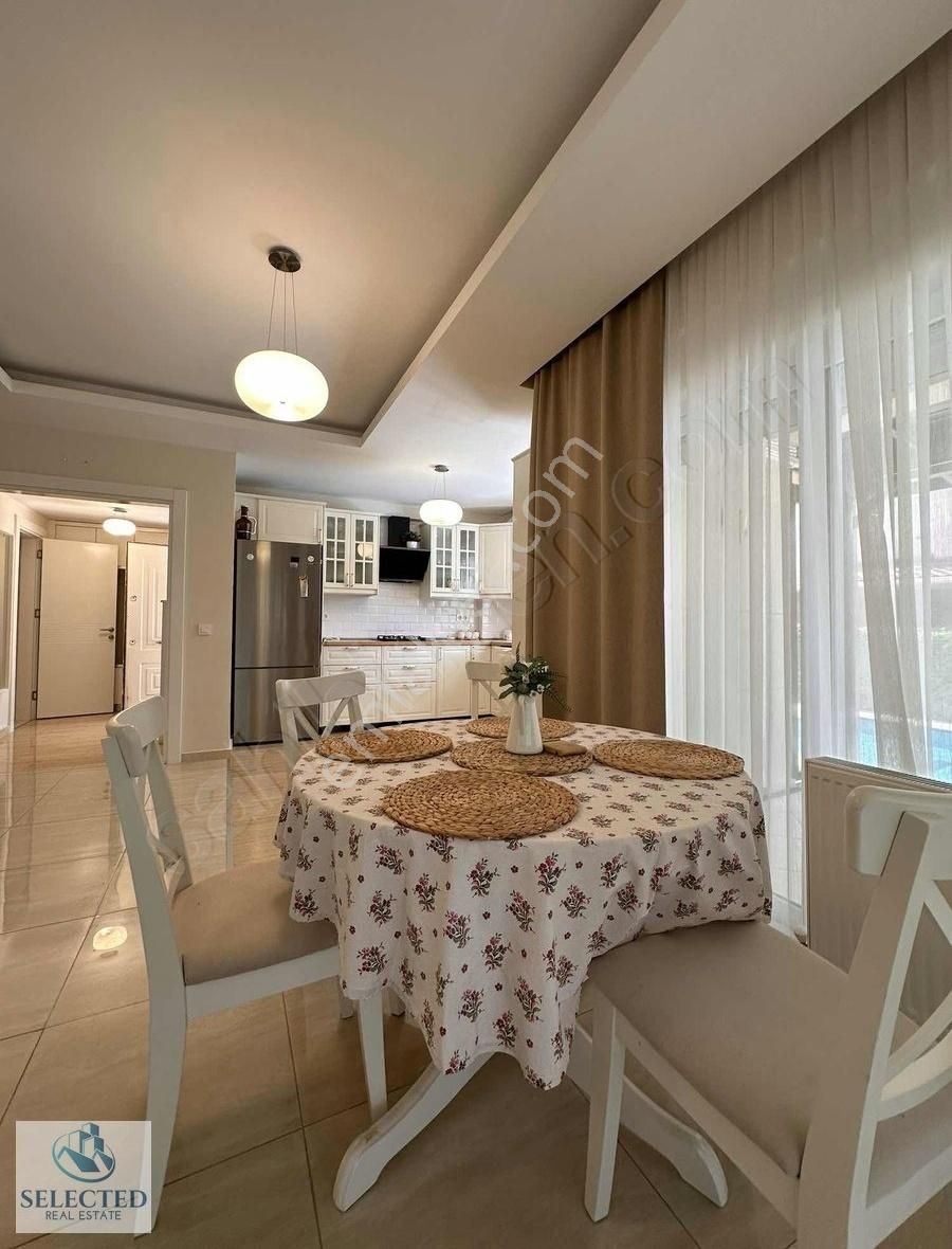 Paradıse Town'da Tripleks Villa - Görsel 16