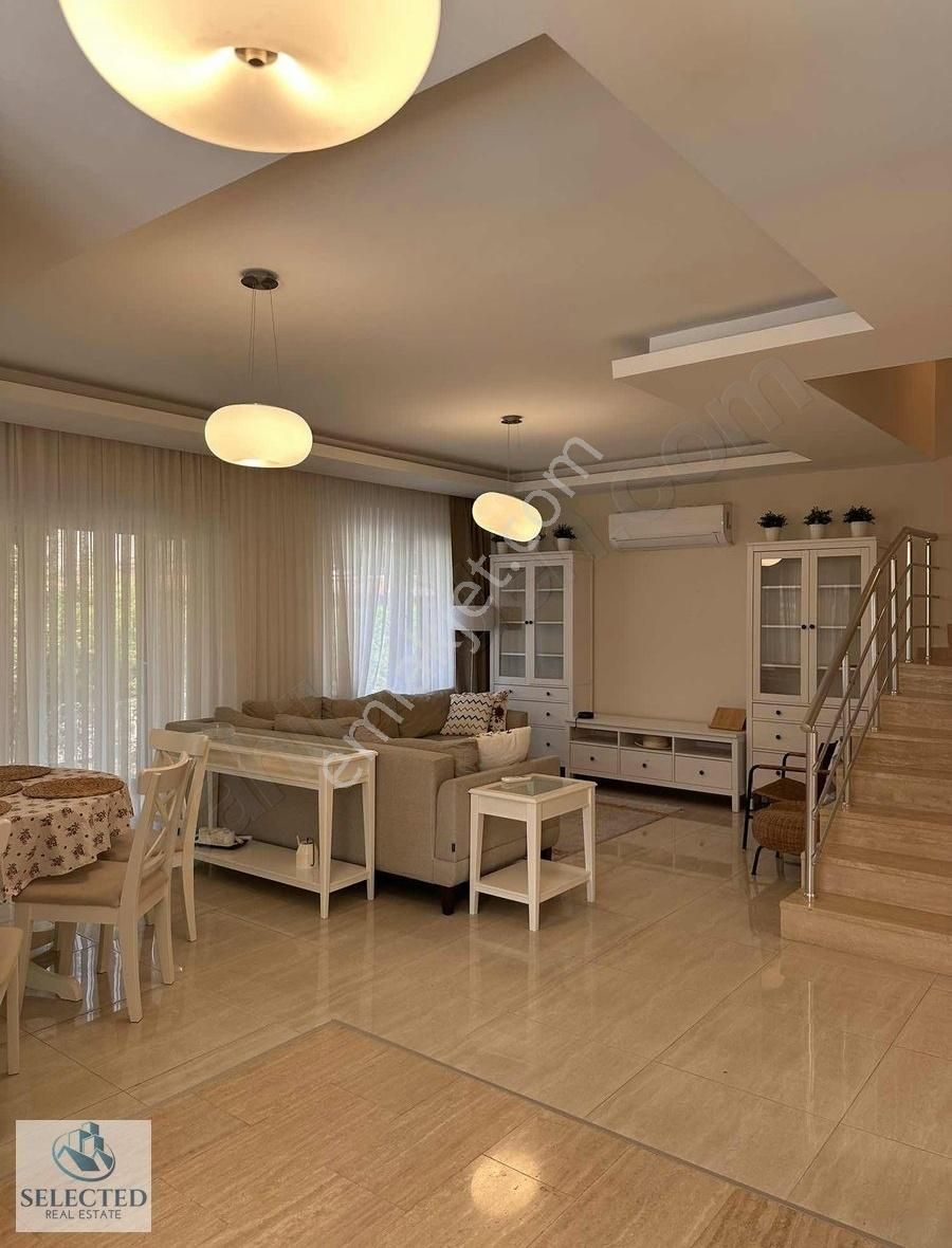 Paradıse Town'da Tripleks Villa - Görsel 23