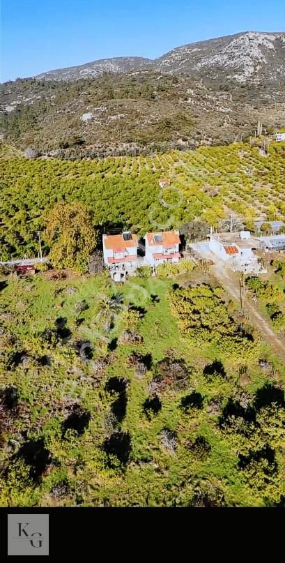 Menderes Ahmetbeylide 2 Adet Villalı 10.385 M2 Satılık Tarla