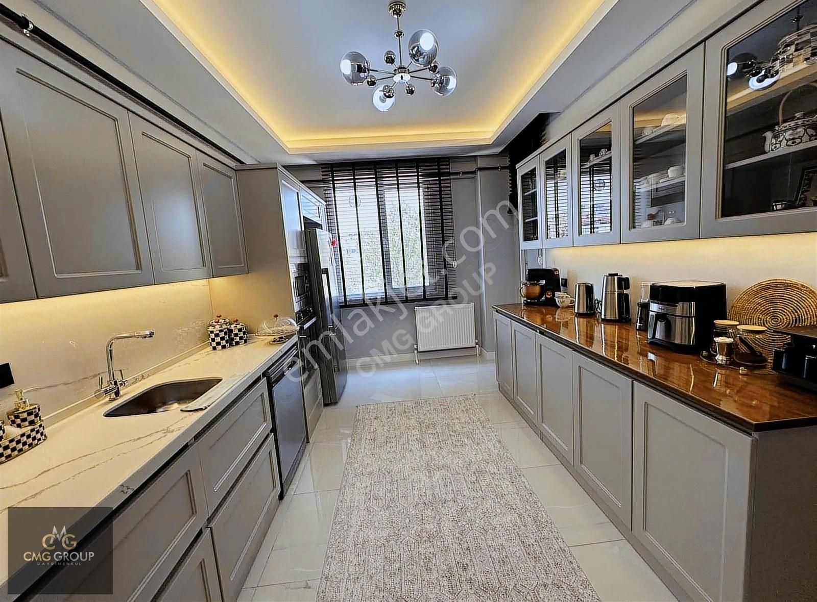 Cmg'den Kışlada Caddeye Cephe 3+1 130m2 Fırsat Daire