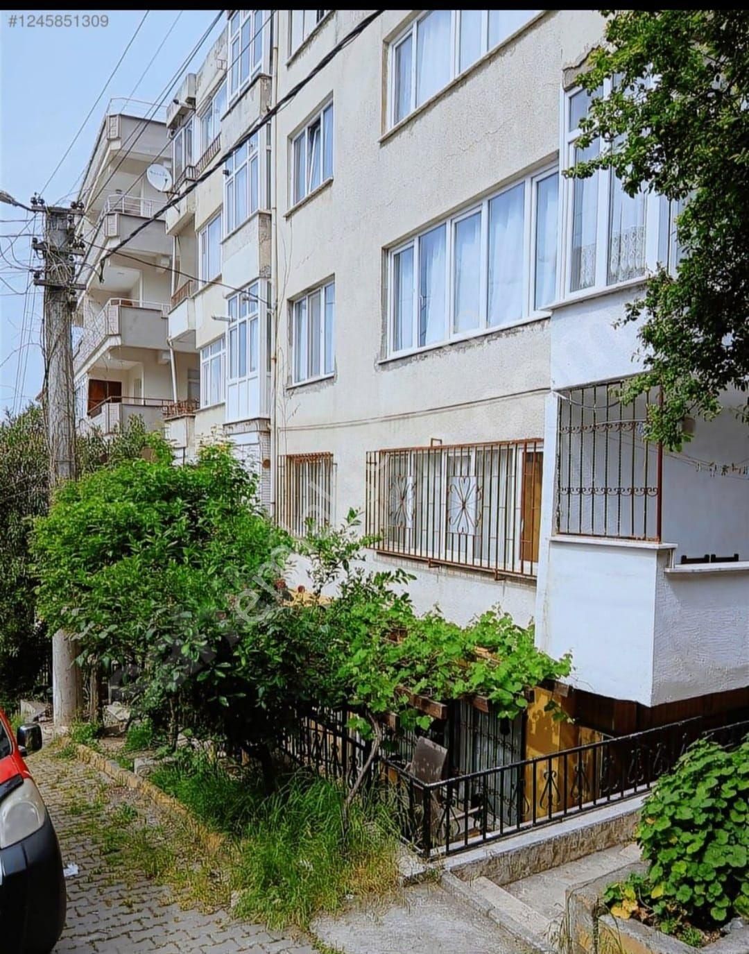 Yalova Çınarcık Merkez İdo Karşısında 1+1 Eşyalı 4 Cü Kat 75m2 Satılık Daire - Görsel 2