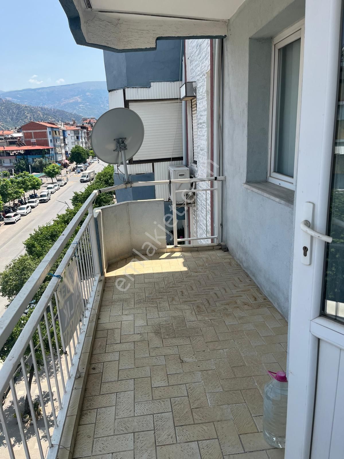 Avar Caddesi Üzerinde Satılık 3+1 Daire - Görsel 2
