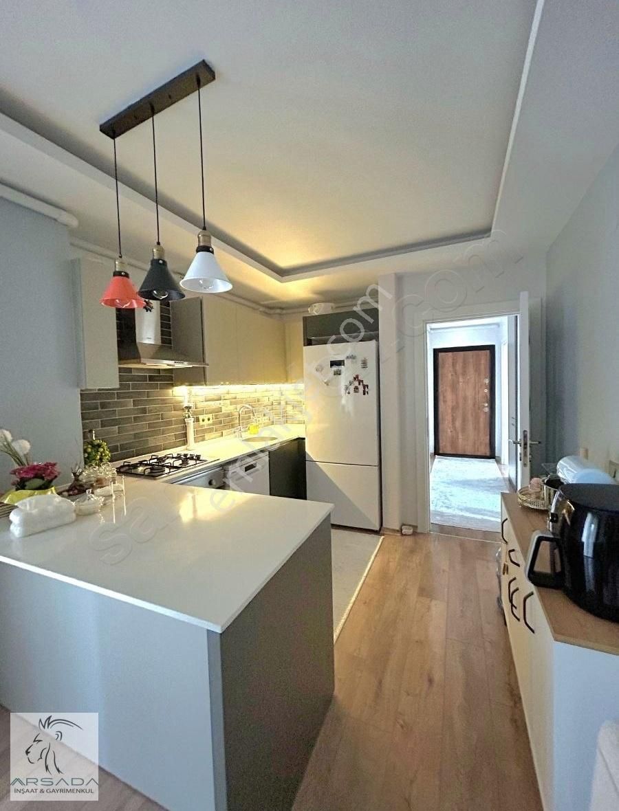 Kuşadası Ege Mahallesinde Satılık 2+1 Arakat Daire - Görsel 14