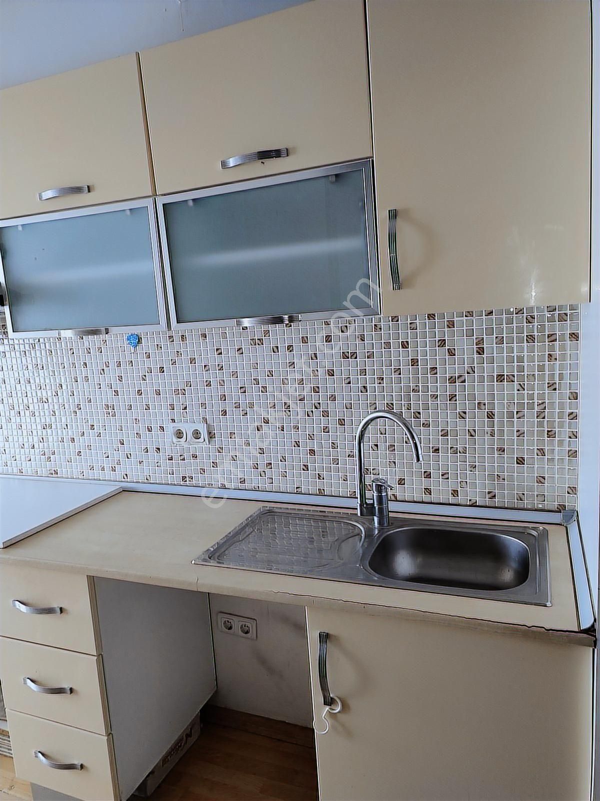 Güncel Acil Satılık Site İçinde Eşyalı Satılık 1+1 Ara Kat Acil Kelepir Daire - Görsel 15