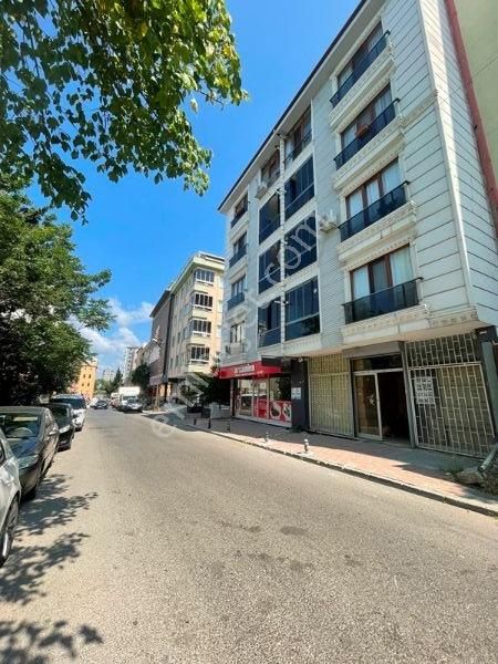 Mertcan Dan Kartal Metroya Yürüme 70m2 Fırsat Dükkan