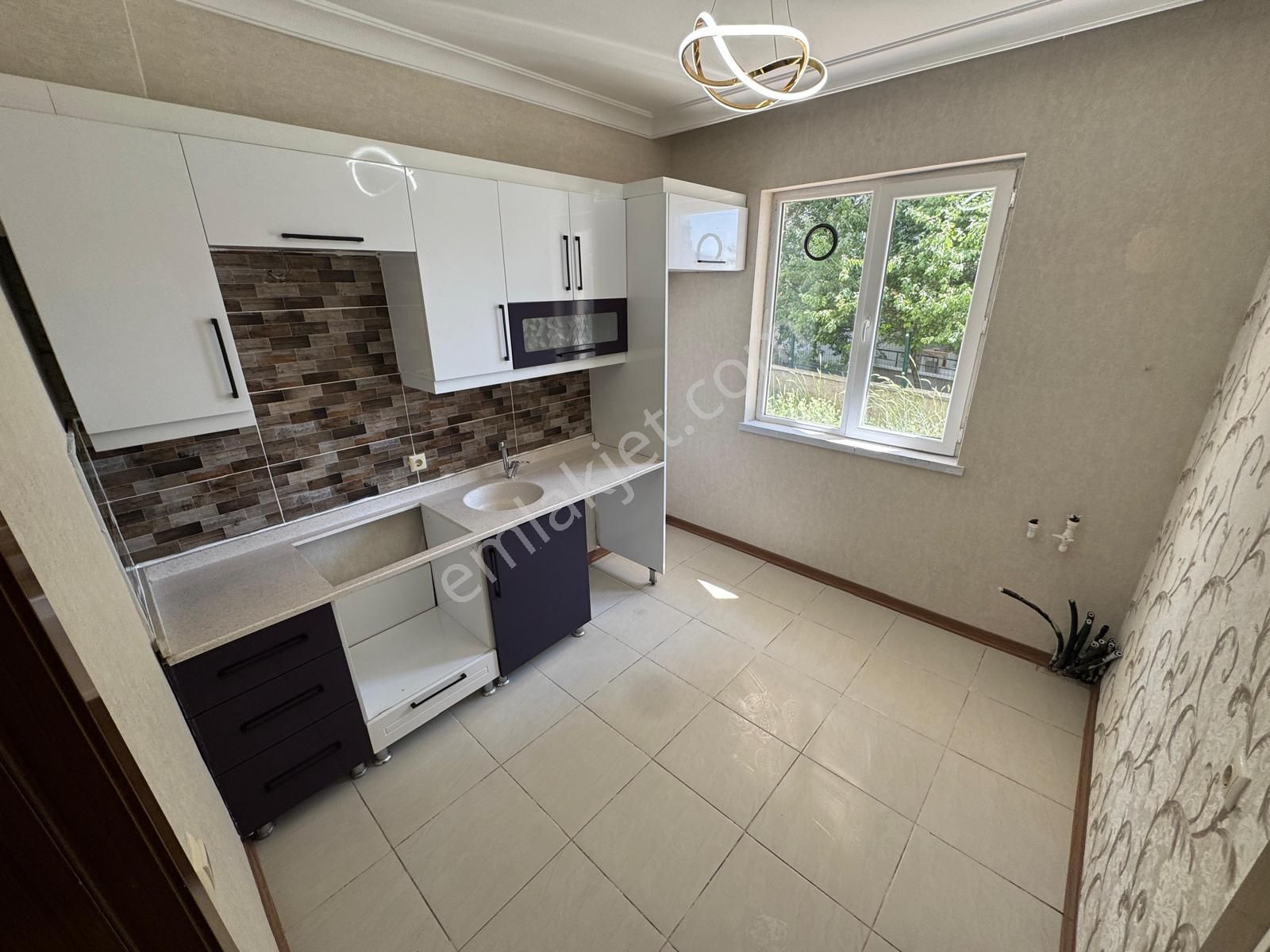 Keçiörende 2+1 Full Yapılı Acil Yapılı Giriş Katta Bu Fiyata Kaçmayacak Daire