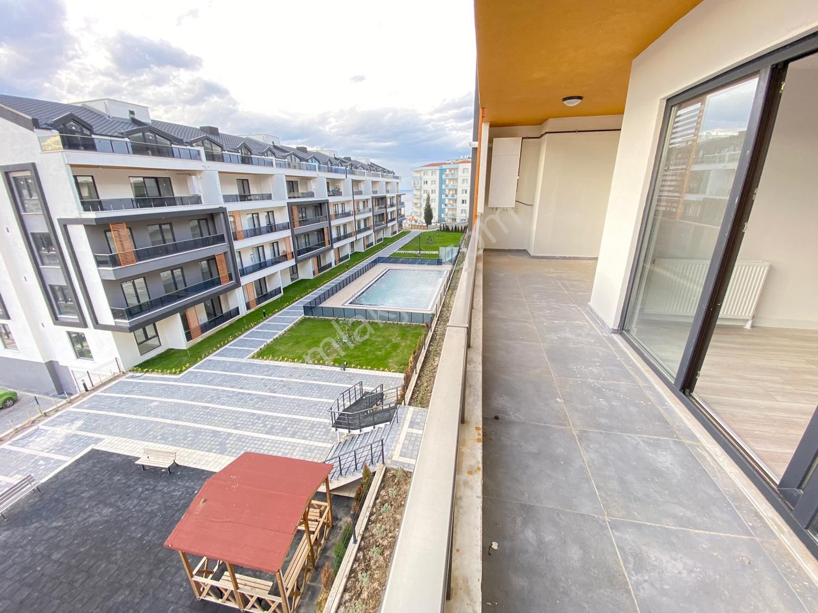 Mudanya Burgaz Mah.de Satılık Dubleks Daire 5+1 Konforlu Lüks Site İçi Deniz Görür 5 Yıllık 4. Kat - Görsel 2
