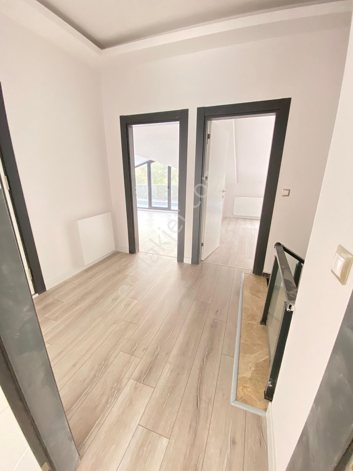 Mudanya Burgaz Mah.de Satılık Dubleks Daire 5+1 Konforlu Lüks Site İçi Deniz Görür 5 Yıllık 4. Kat - Görsel 12
