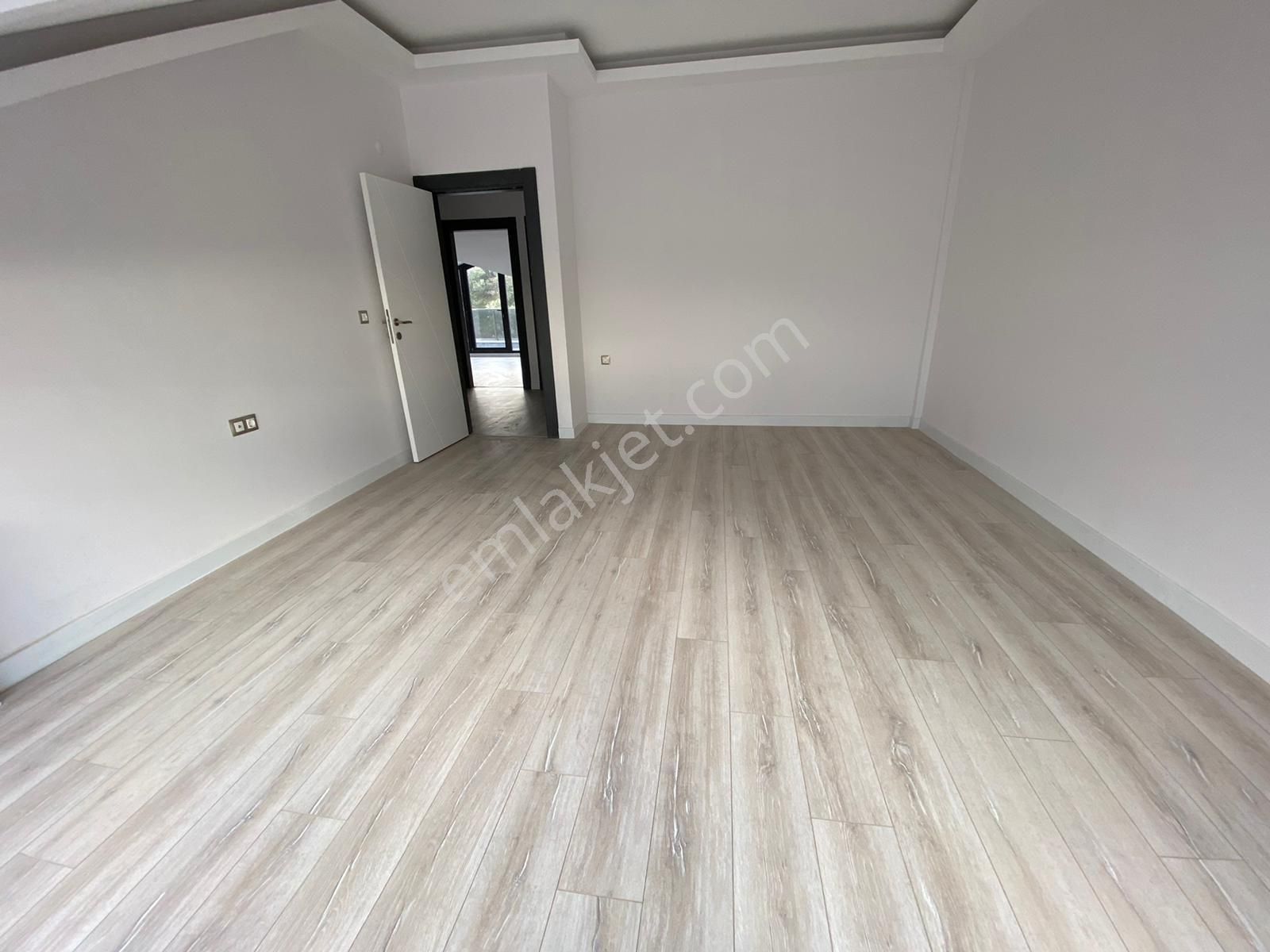 Mudanya Burgaz Mah.de Satılık Dubleks Daire 5+1 Konforlu Lüks Site İçi Deniz Görür 5 Yıllık 4. Kat - Görsel 18