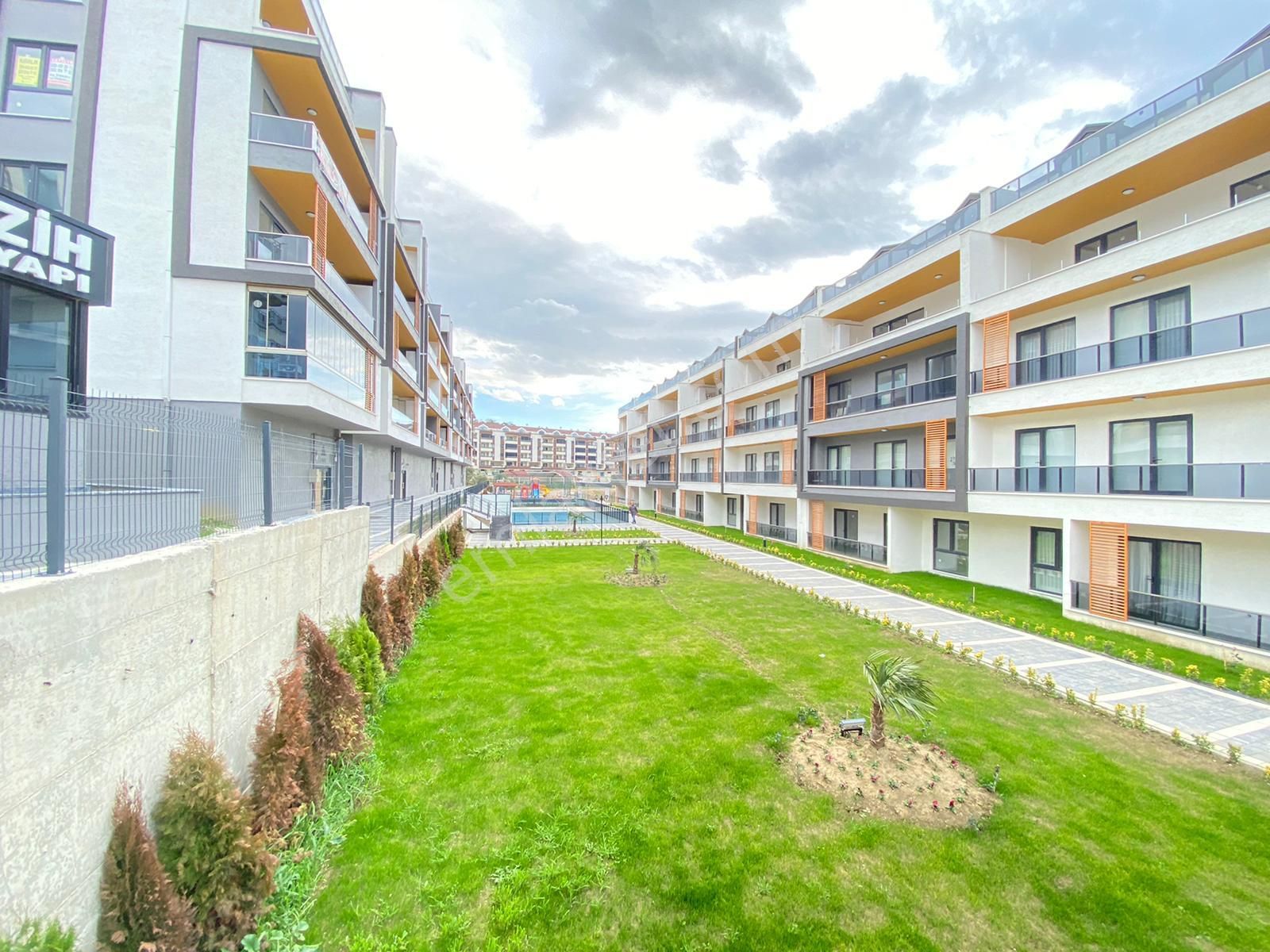 Mudanya Burgaz Mah.de Satılık Dubleks Daire 5+1 Konforlu Lüks Site İçi Deniz Görür 5 Yıllık 4. Kat - Görsel 25