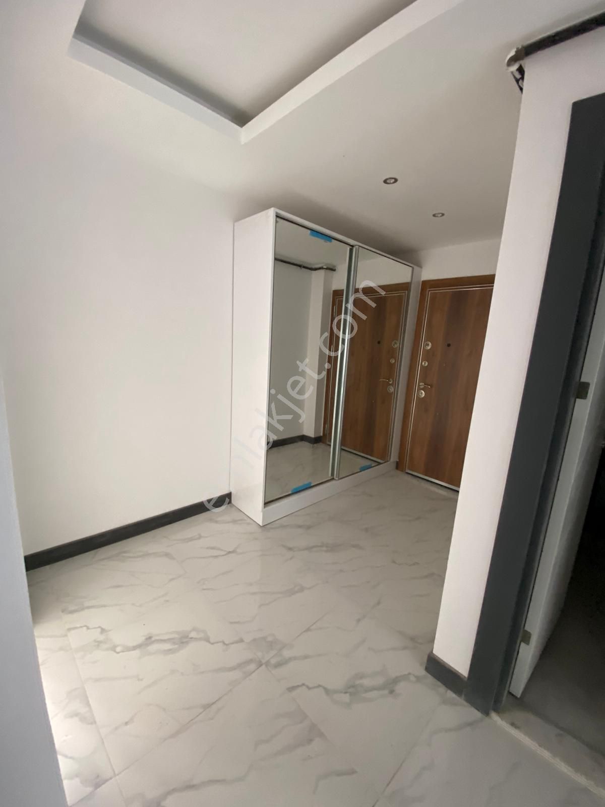 Mudanya Burgaz Mah.de Satılık Dubleks Daire 5+1 Konforlu Lüks Site İçi Deniz Görür 5 Yıllık 4. Kat - Görsel 9