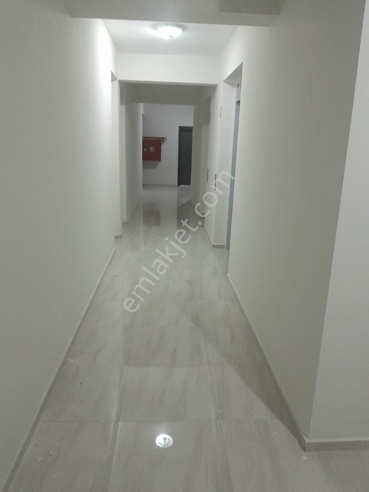 Çorlu Emlak Konut Bölgesinde Acil Satılık 1+1 Lüx Daire Havuz Cepheli