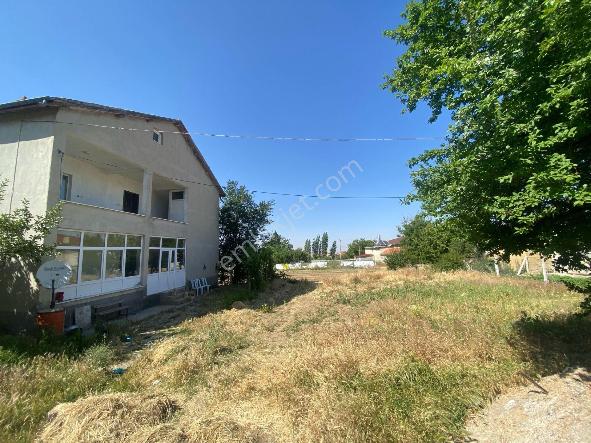 🏡 Sarayönü Kurşunlu Mahallesi’nde 486 M² Arsa İçinde 2 Katlı Müstakil Ev - Görsel 2