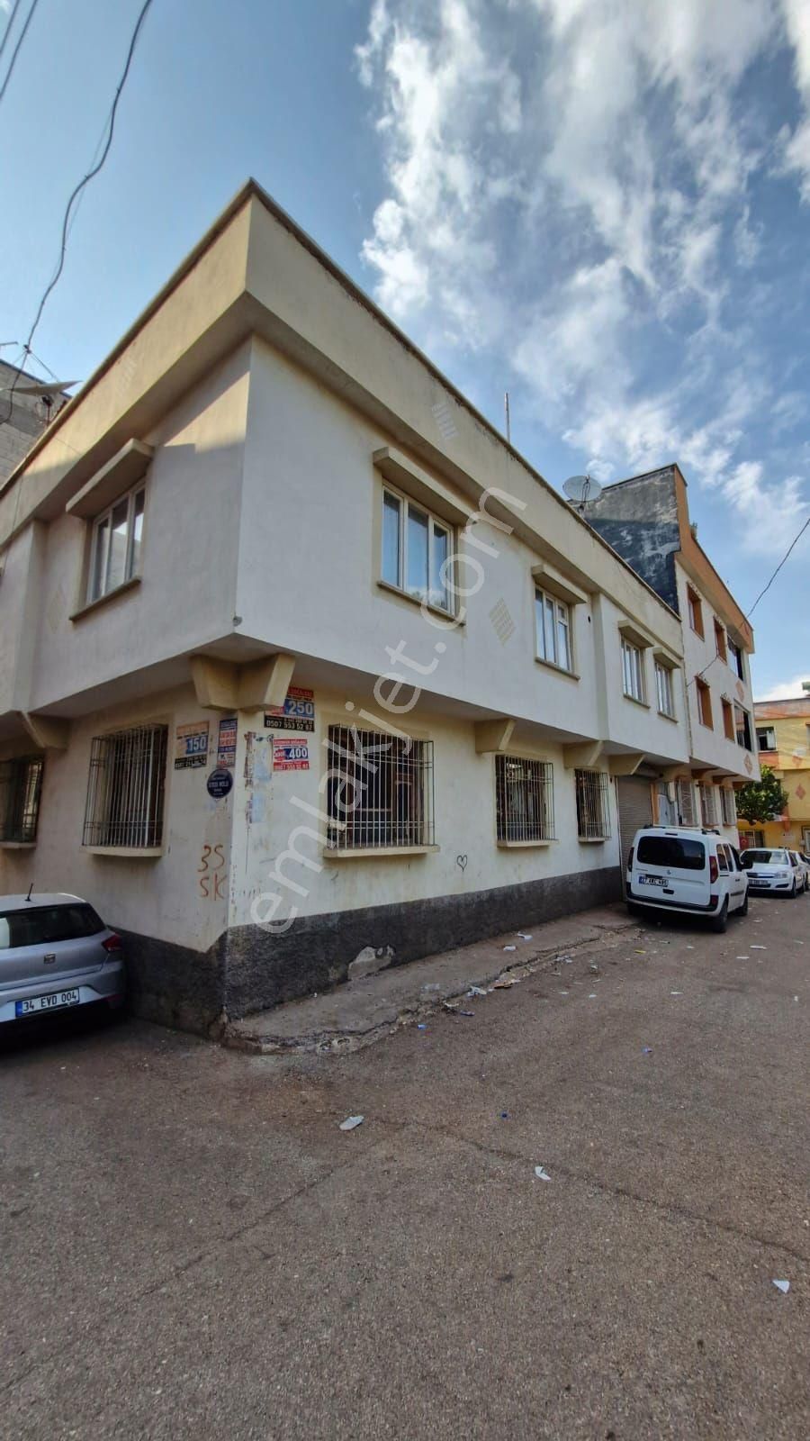 Emir Emlak Ofisinden Güneş Mahallesinde Köşebaşında Müstakil Ev