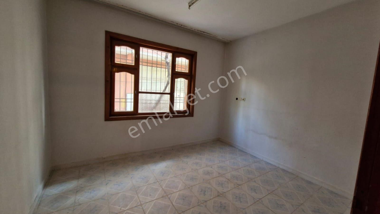 Emir Emlak Ofisinden Güneş Mahallesinde Köşebaşında Müstakil Ev - Görsel 16