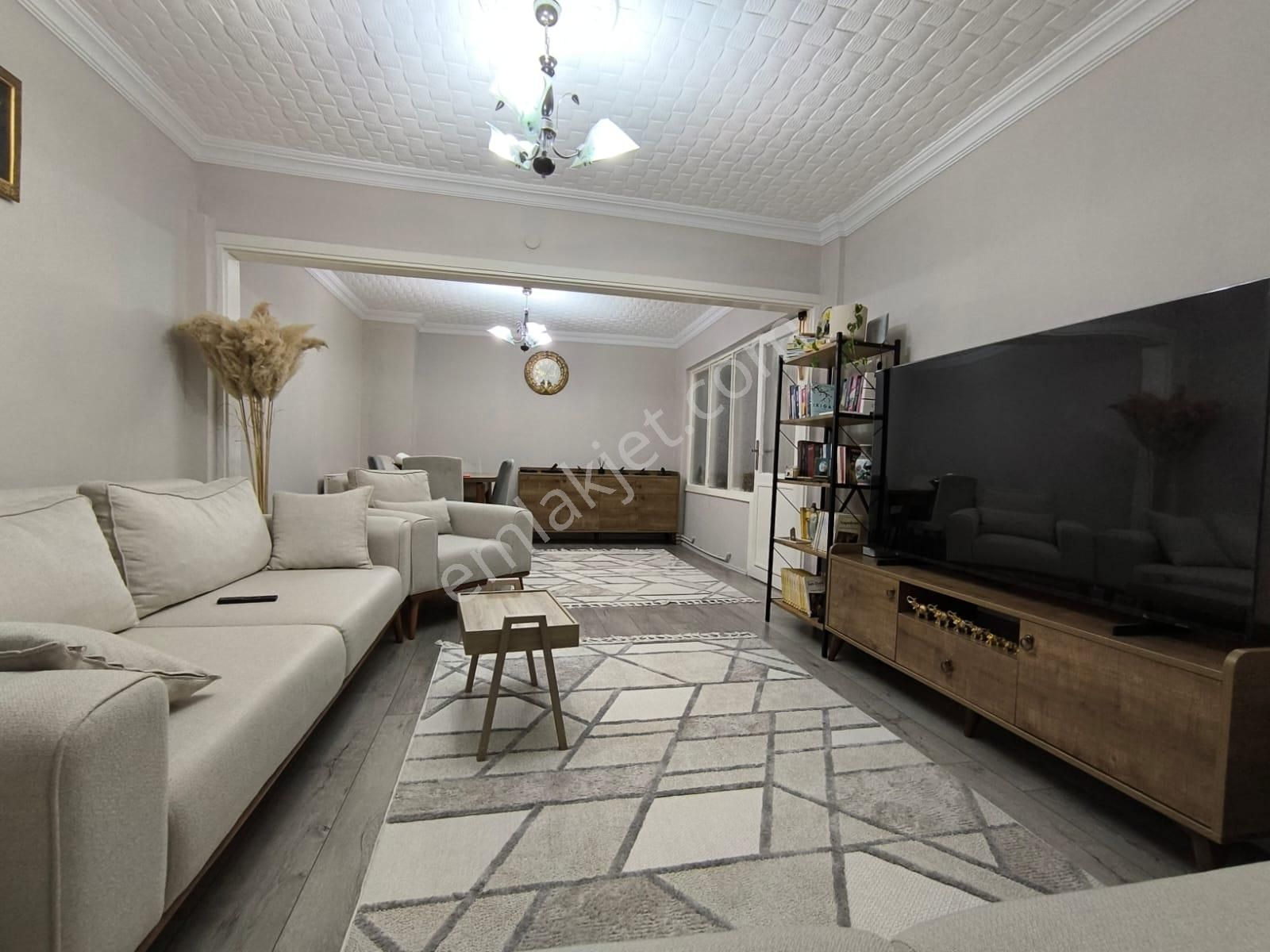 Bayrampaşa İsmetpaşa 2+1 Kat 5 Kat Mülkiyetli 110 M2