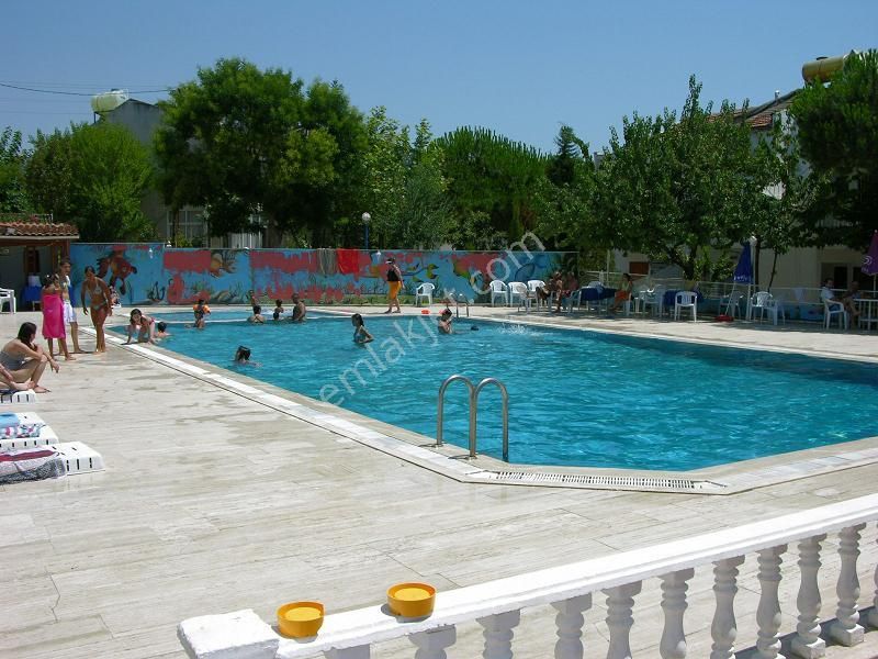 Haydar Emlaktan Yenicede Büyük 1+1,ara Kat,eşyalı,havuzlu Sitede