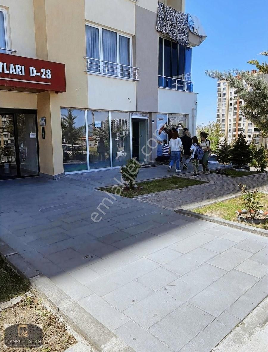 Yeşilyurt Konutları Altında Uygun Fiyatlı Dükkan
