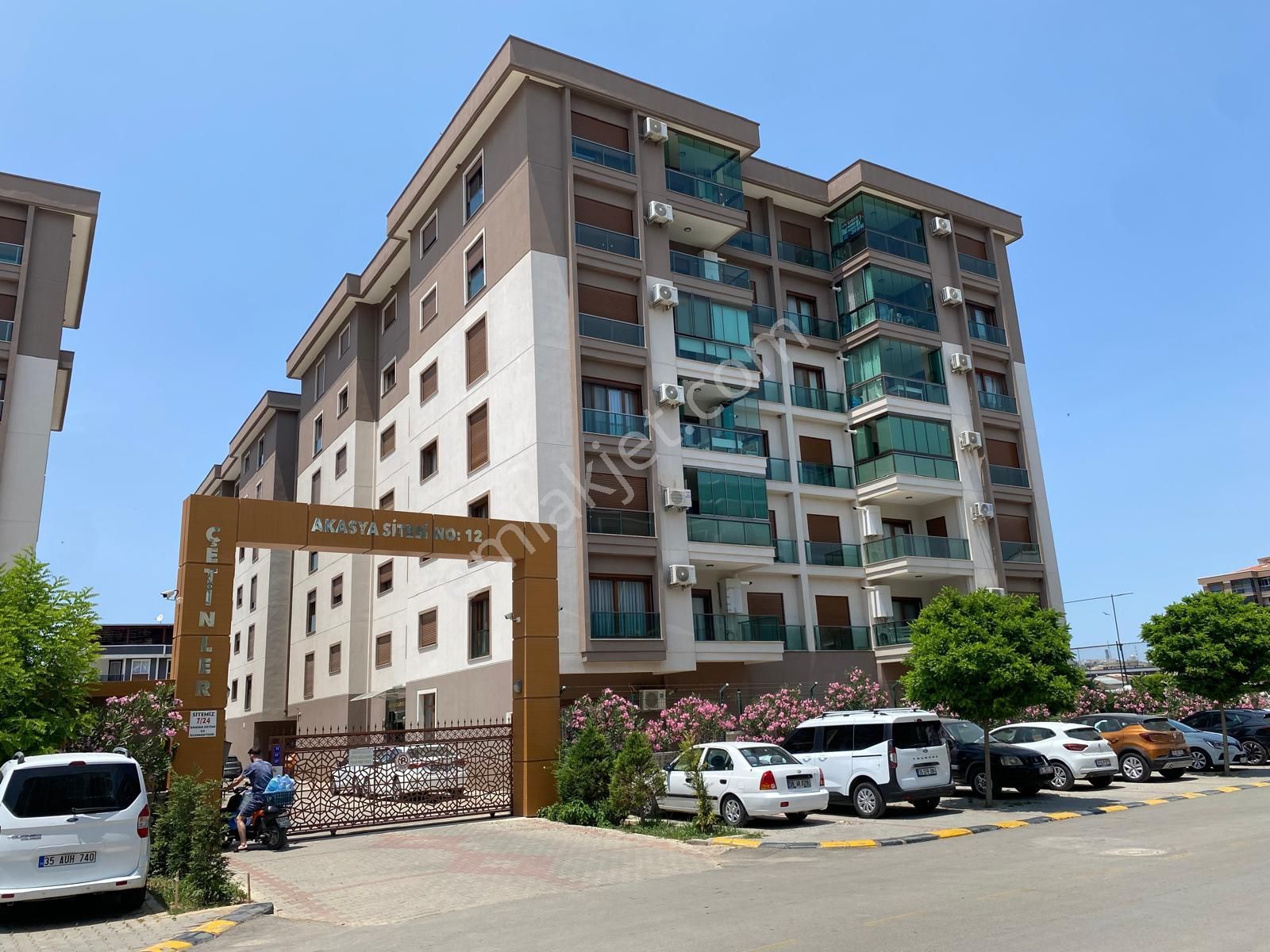 Koyundere 'de Site İçerisinde Havuz Cepheli Satılık 3+1 Lüks Daire