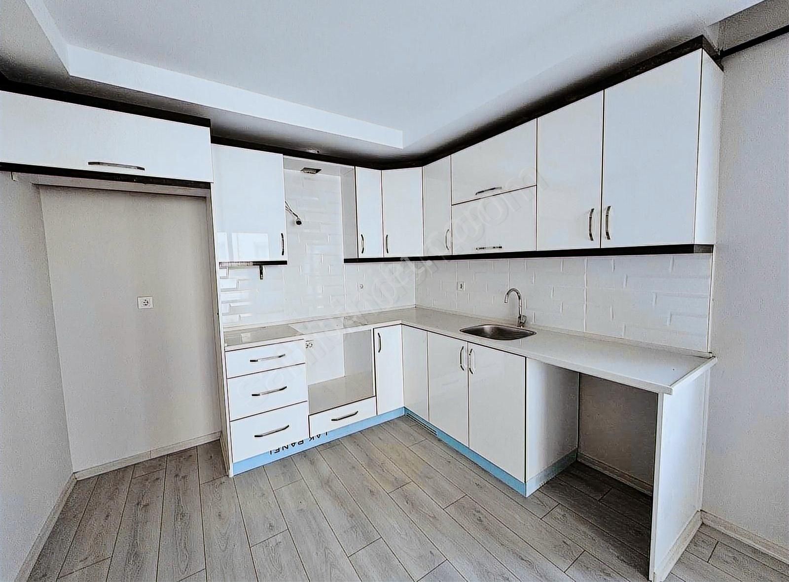 Manisa Turgutlu Ergenekon M Kiralık 3+1 Arakat Daire