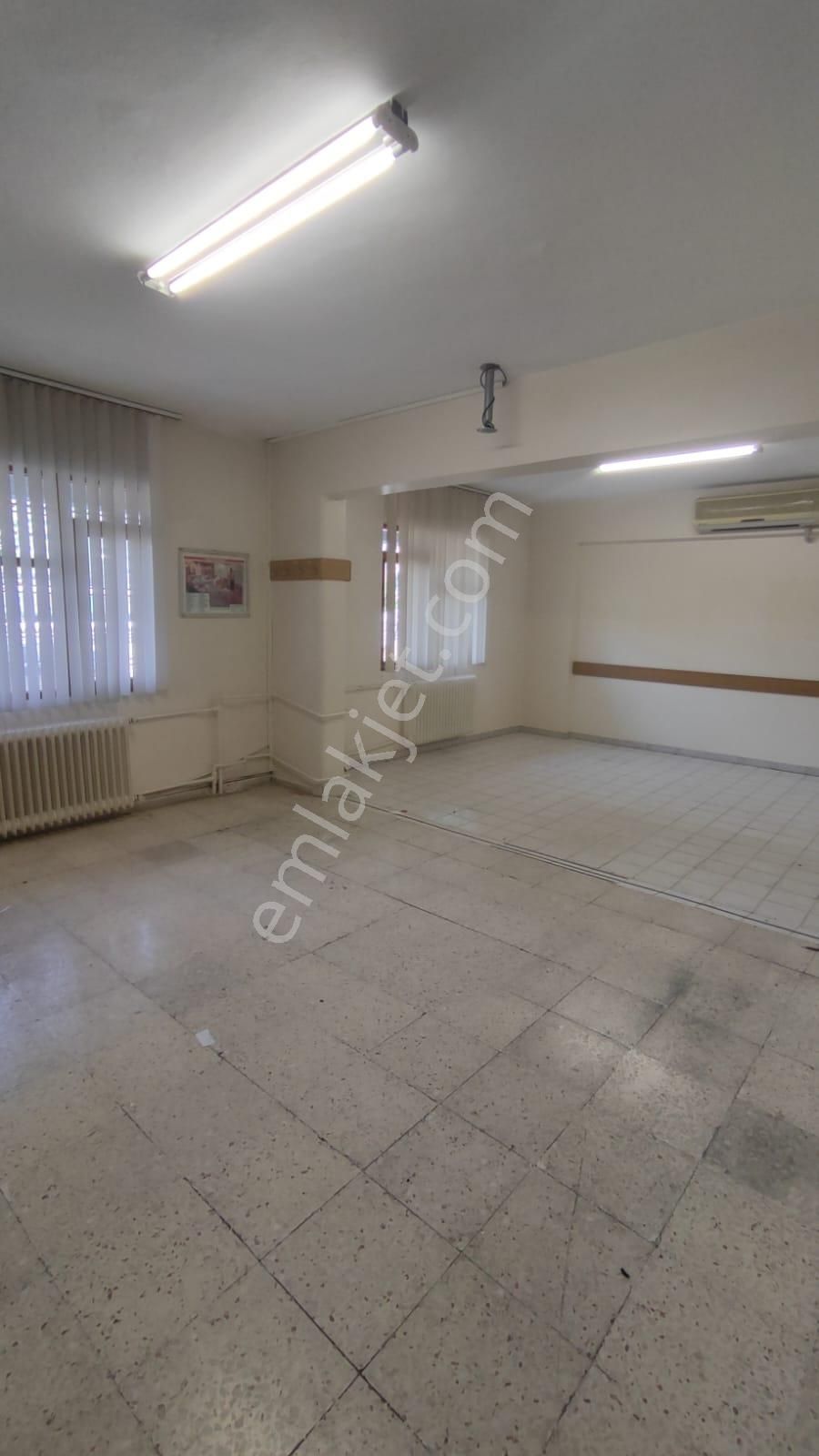 Ofis-istasyon Caddesinde,tapuda Dershane(ticari)kayıtlı Zemin Kat - Görsel 8