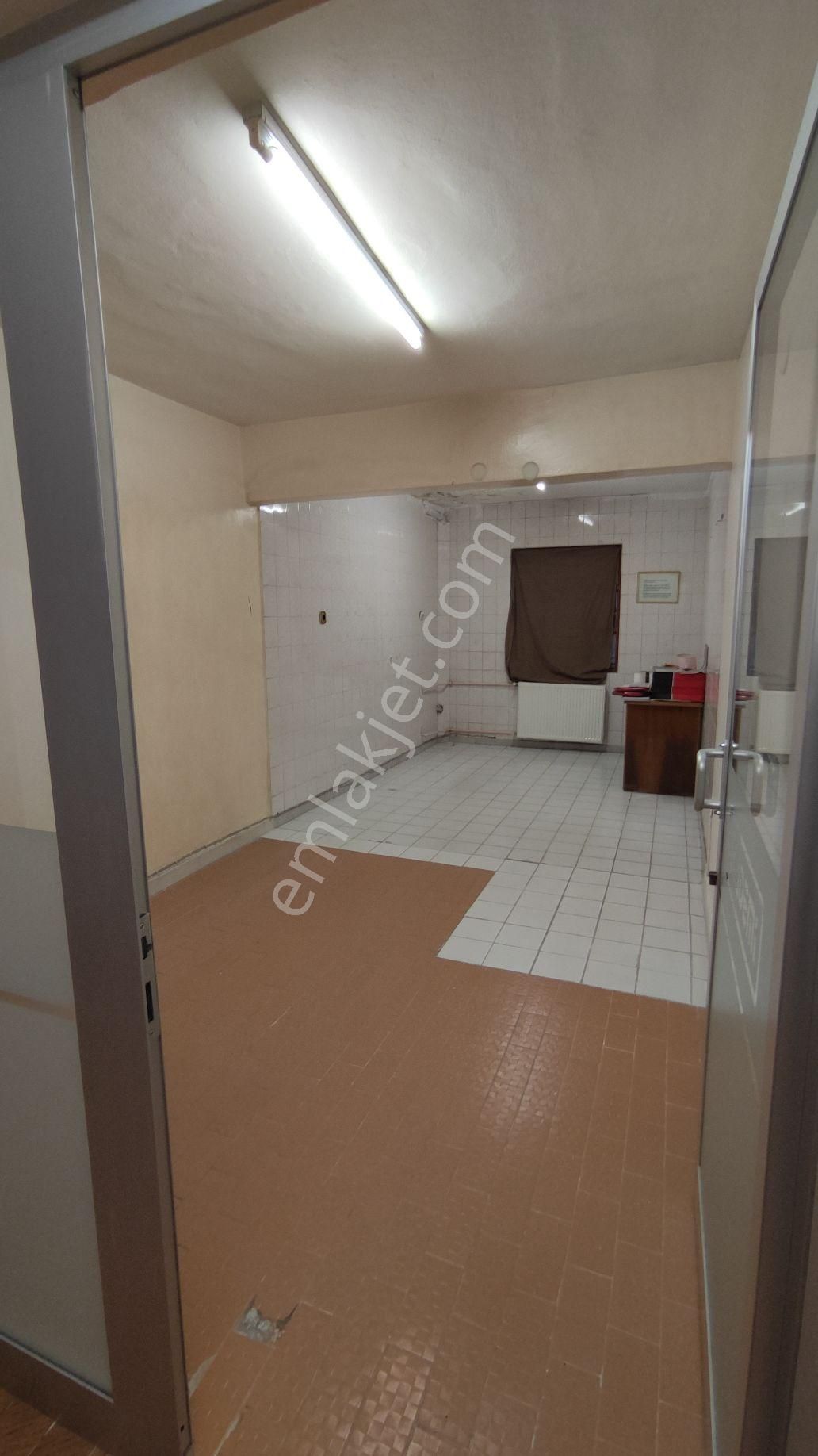 Ofis-istasyon Caddesinde,tapuda Dershane(ticari)kayıtlı Zemin Kat - Görsel 11