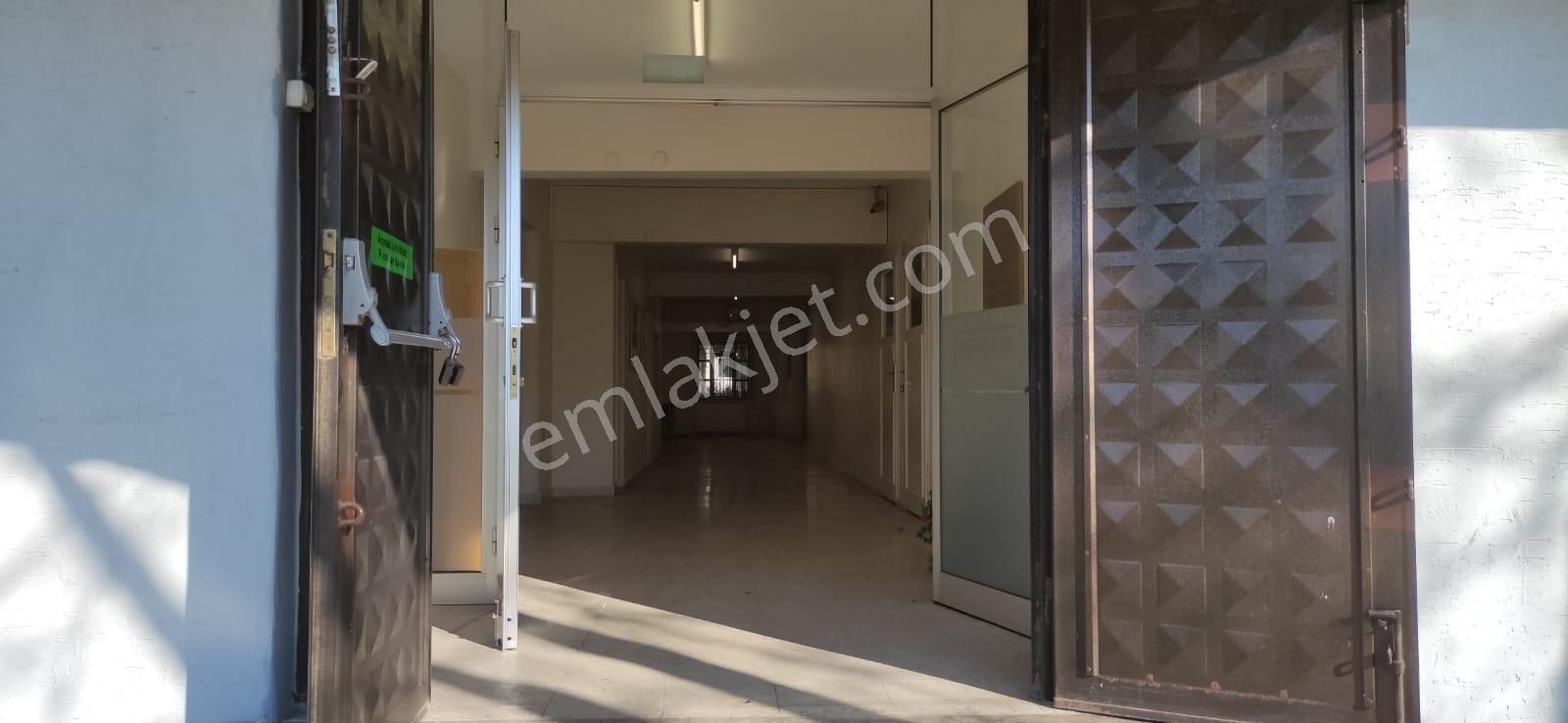 Ofis-istasyon Caddesinde,tapuda Dershane(ticari)kayıtlı Zemin Kat - Görsel 3