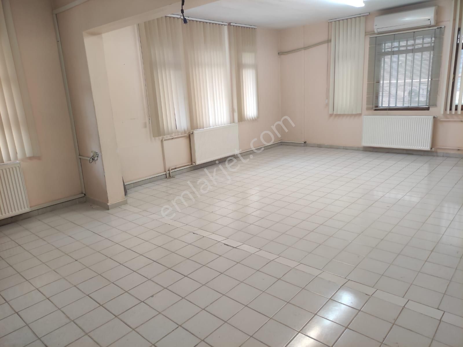 Ofis-istasyon Caddesinde,tapuda Dershane(ticari)kayıtlı Zemin Kat - Görsel 7