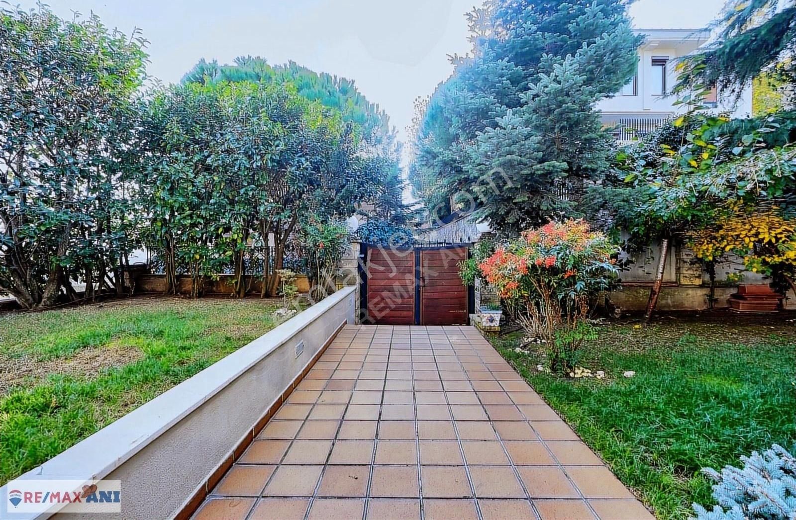 Kandilli Sevda Tepesi' Nde 5+1 Satılık Özel Villa