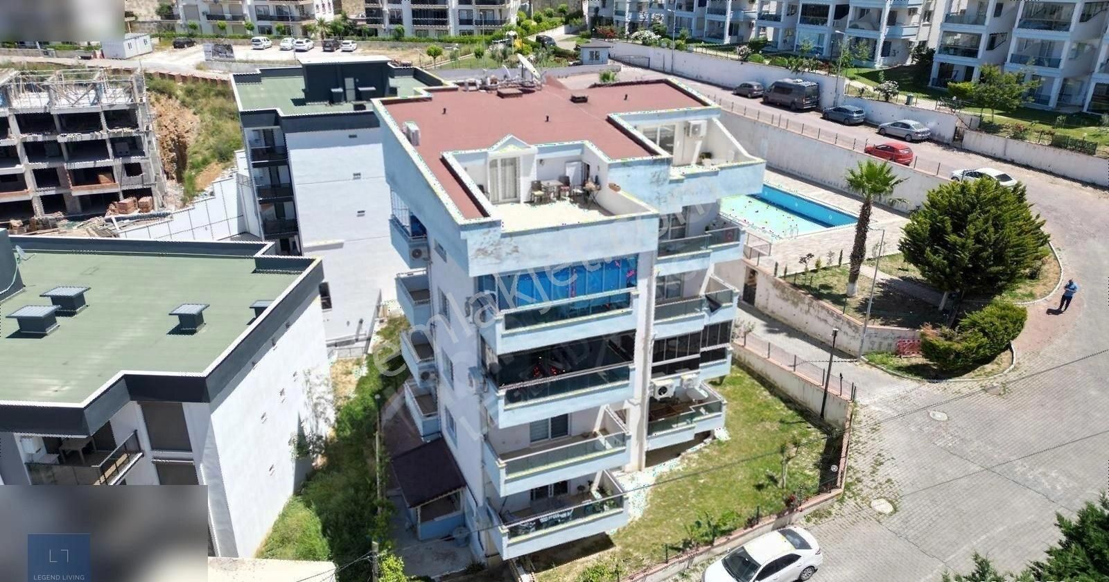Kuşadası Değirmendere Mahallesinde 3+1 Daire.