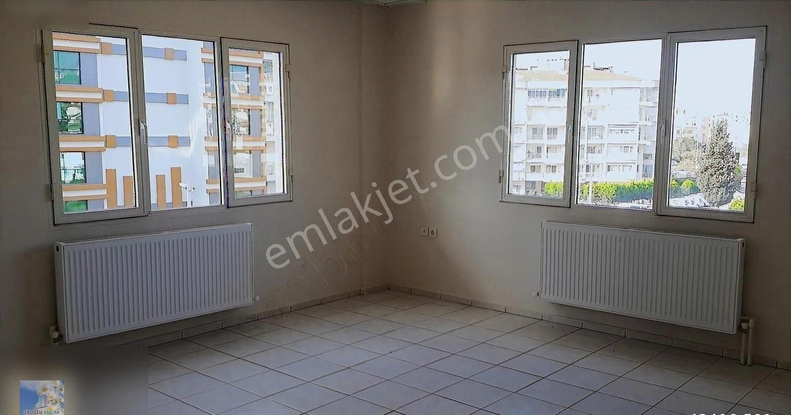 Ataşehir De Önü Açık Köşe Konumda Doğalgazlı Satılık Daire
