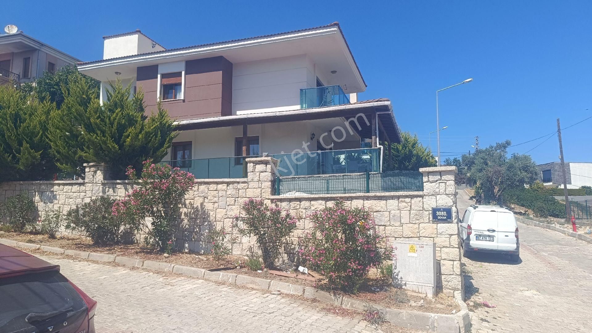 Muhteşem Manzaralı Villa