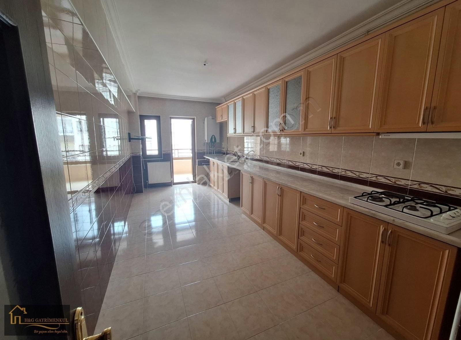 "hg Gayrimenkulden"öveçlerde 3+1 145m2 Çift Balkon Yapılı Boşş!!