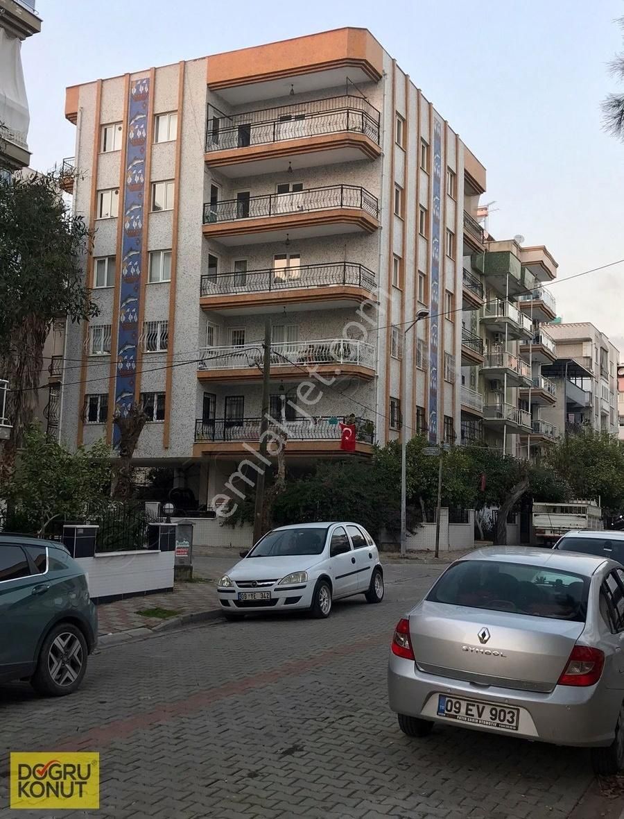 Efeler Mahallesinde Satılık 4+1 Satılık Asansörlü D.gazlı Daire