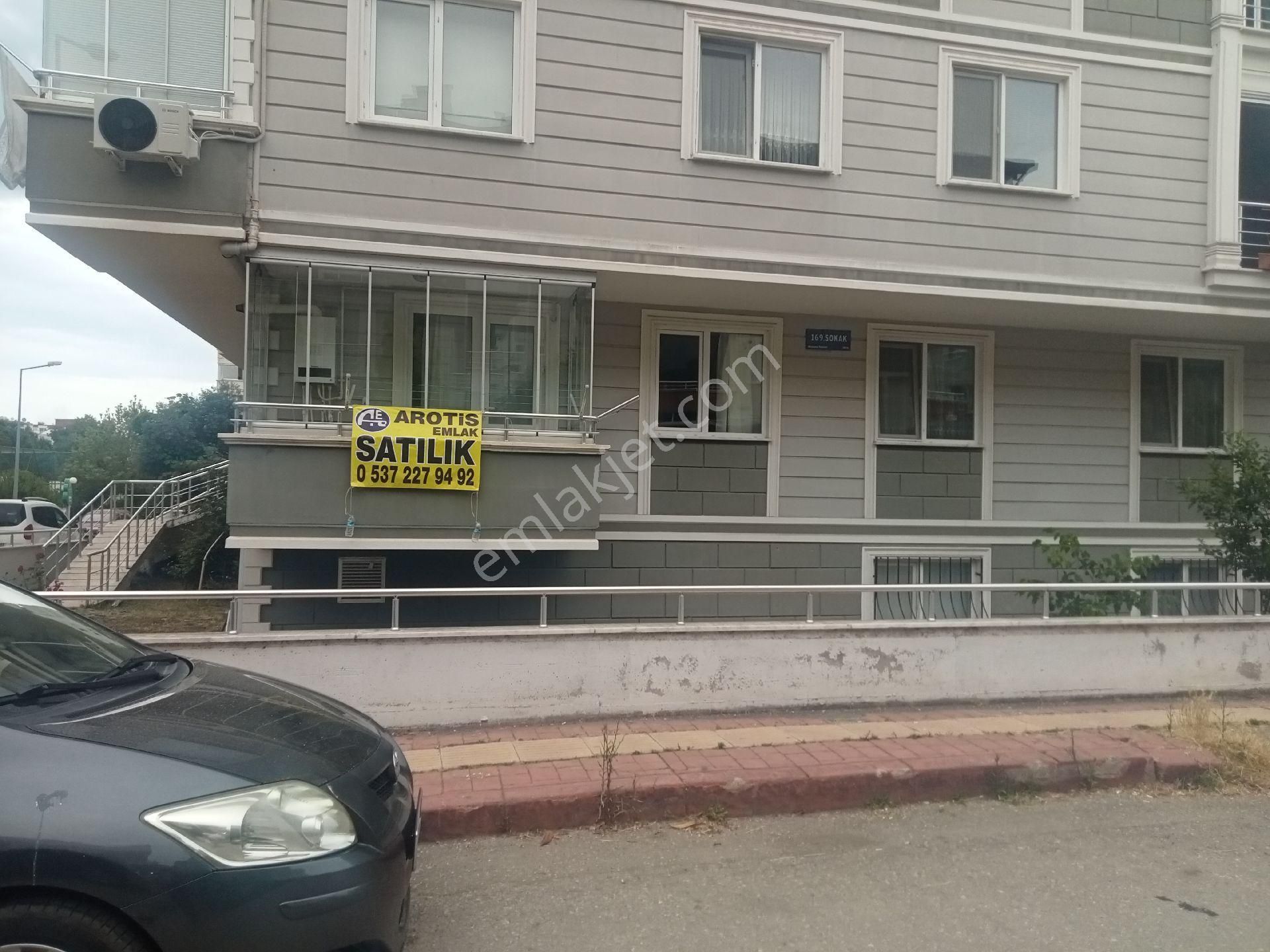 Arotis Emlak Mimarsinan Mah 2+1 Daire