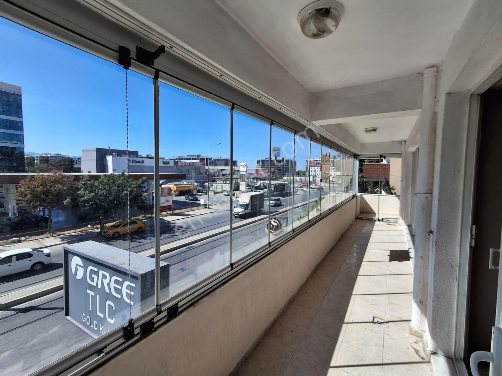 Çiğli Yenimahalle Mahallesi Kiralık 4+1 Daire - Görsel 3