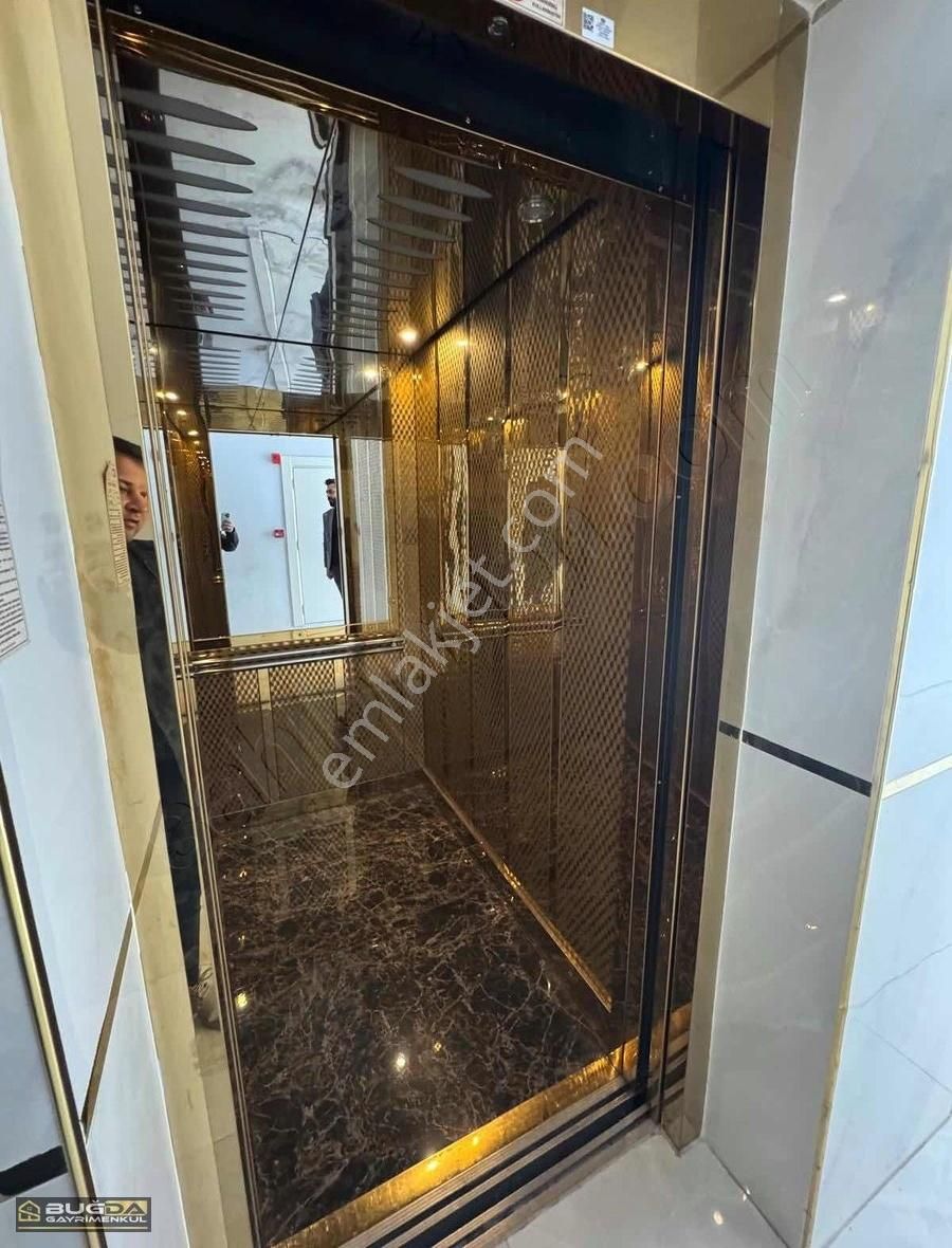 Cadde De Kiralık Lüks 1+1 Daire