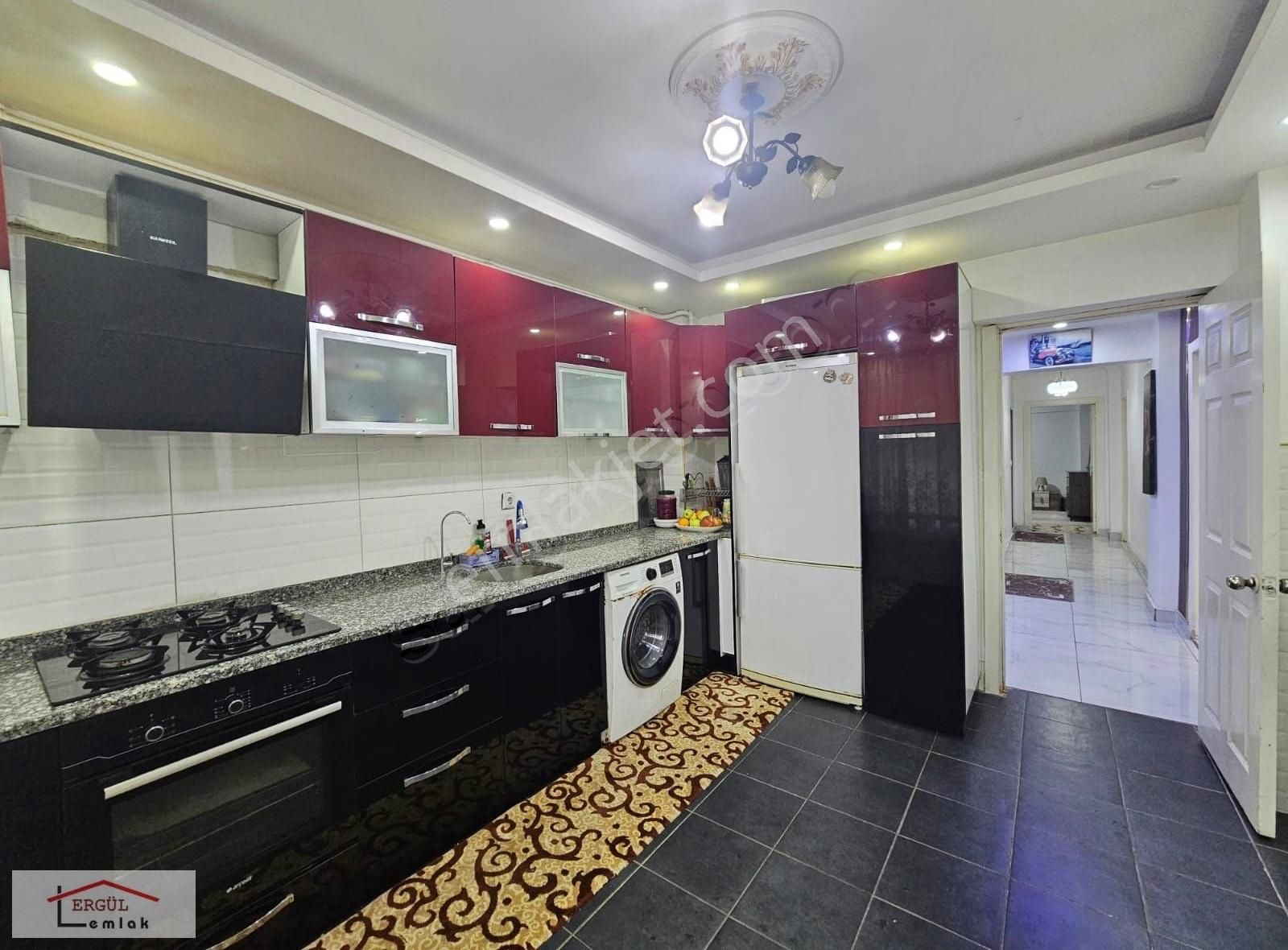Erenler'de Satılık Eşyalı 3+1 Daire