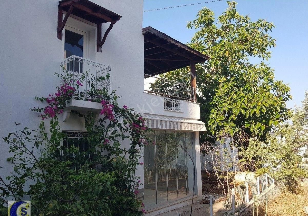 Bodrum Eskıçesme Pazar Yerıne Yakın Satılık Mustakıl Vıllla