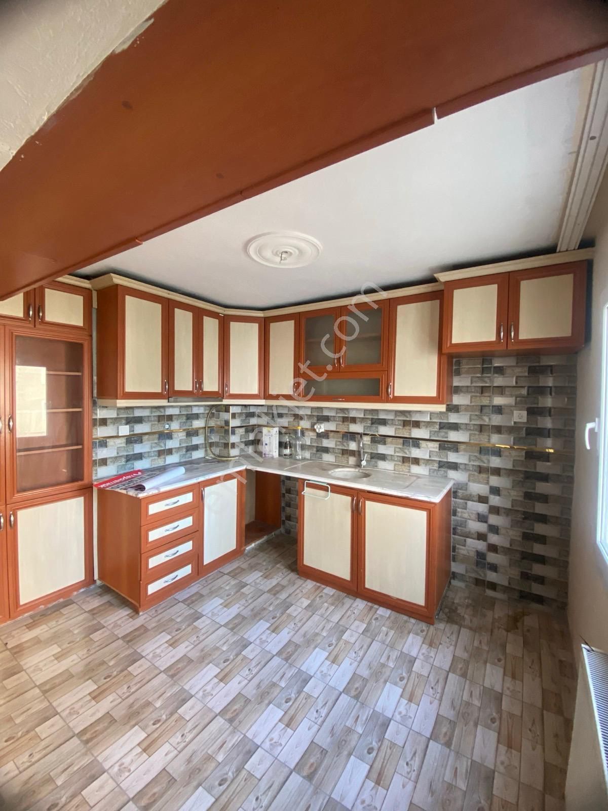 Çiğli De Kiralık Doğalgazlı Otoparklı 3+1 - Görsel 2