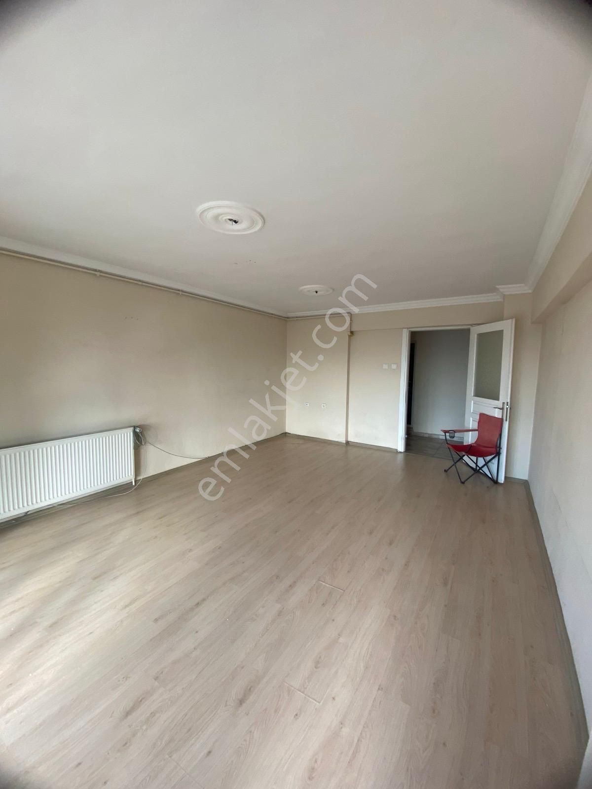 Çiğli De Kiralık Doğalgazlı Otoparklı 3+1 - Görsel 9