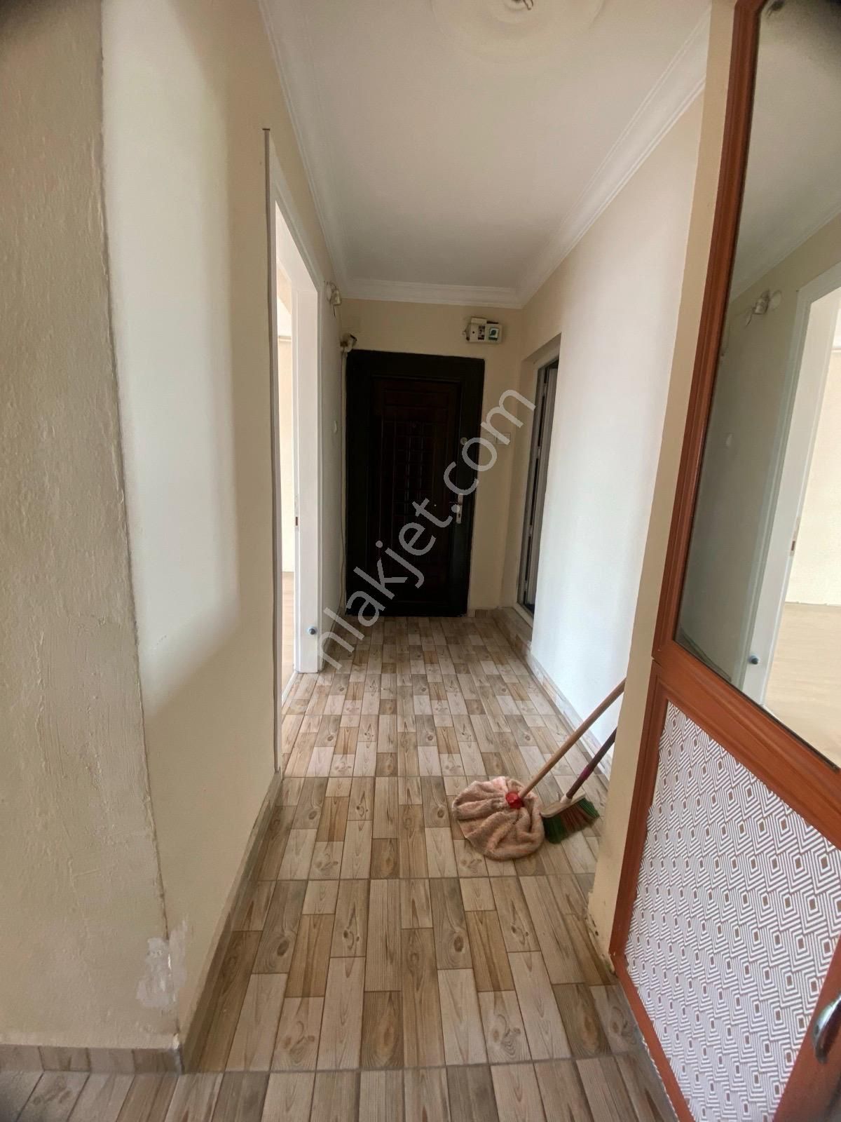 Çiğli De Kiralık Doğalgazlı Otoparklı 3+1 - Görsel 13