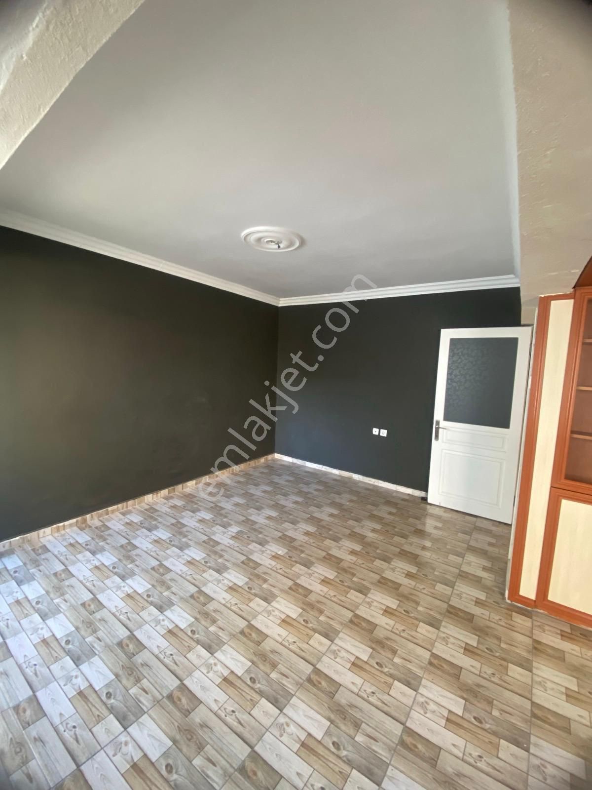 Çiğli De Kiralık Doğalgazlı Otoparklı 3+1 - Görsel 3