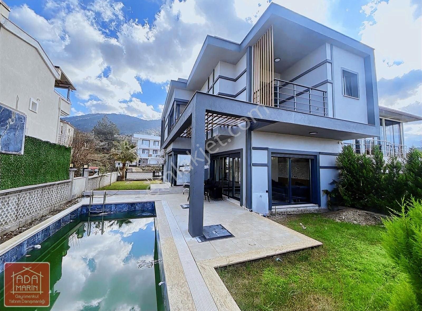 Kuşadası Güzelçamlı, Müstakil Havuzlu Deniz Manzaralı Sıfır 4+1