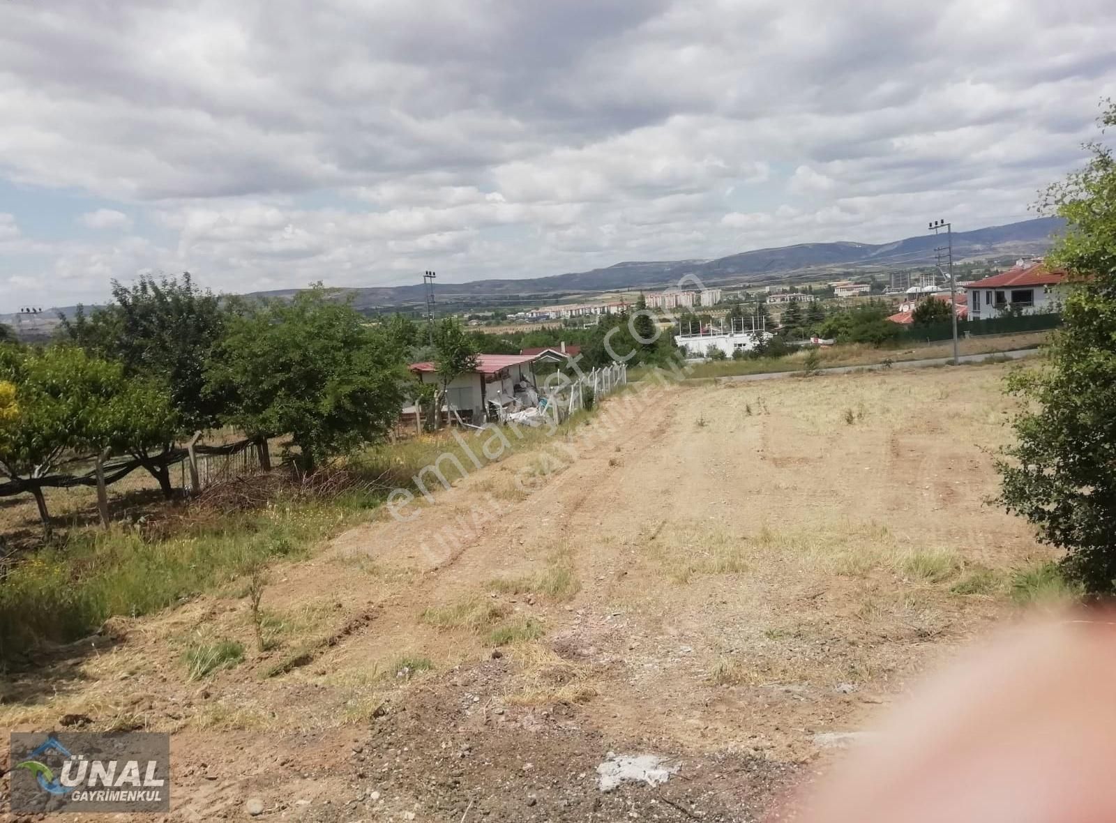 Ünal Gayrimenkul'den Kayı Mahallesi 600 M2 Satılık Villa Parseli