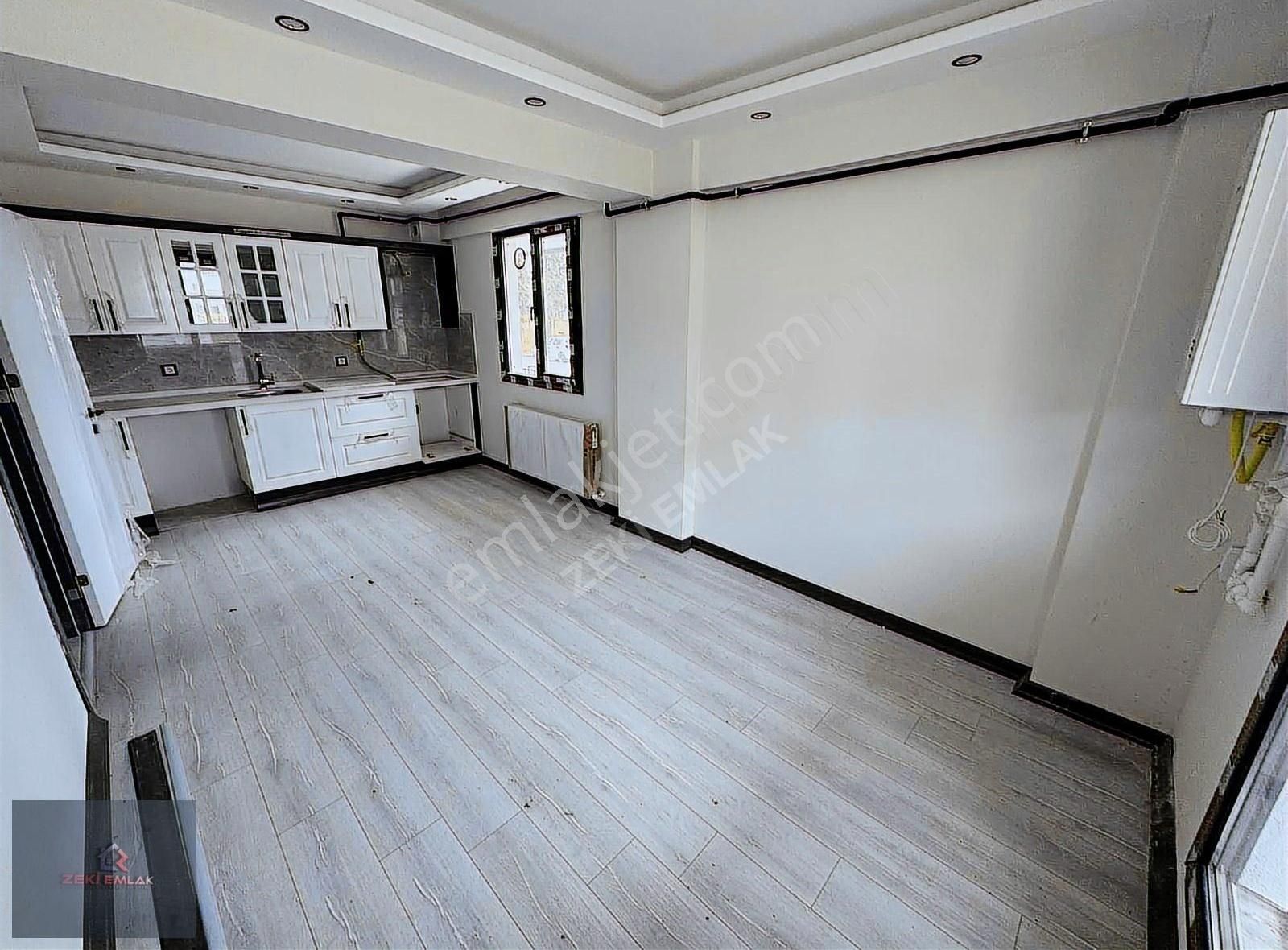 Zeki Emlak'tan Manisa Muradiye'de 1+1 Sıfır Kiralık Daire..