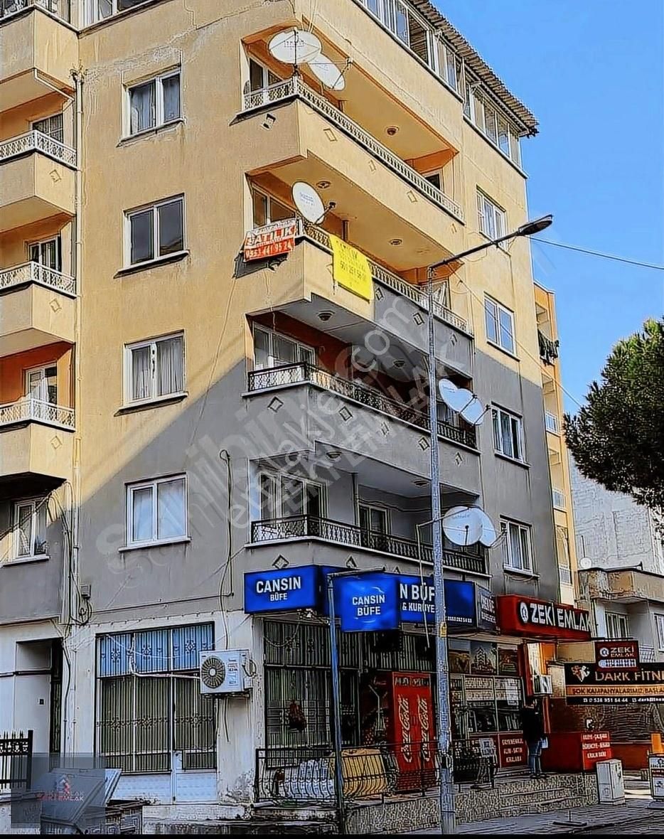 Zeki Emlak'tan Muradiye İstasyon Civarı Kiralık 3+1 Arakat Daire