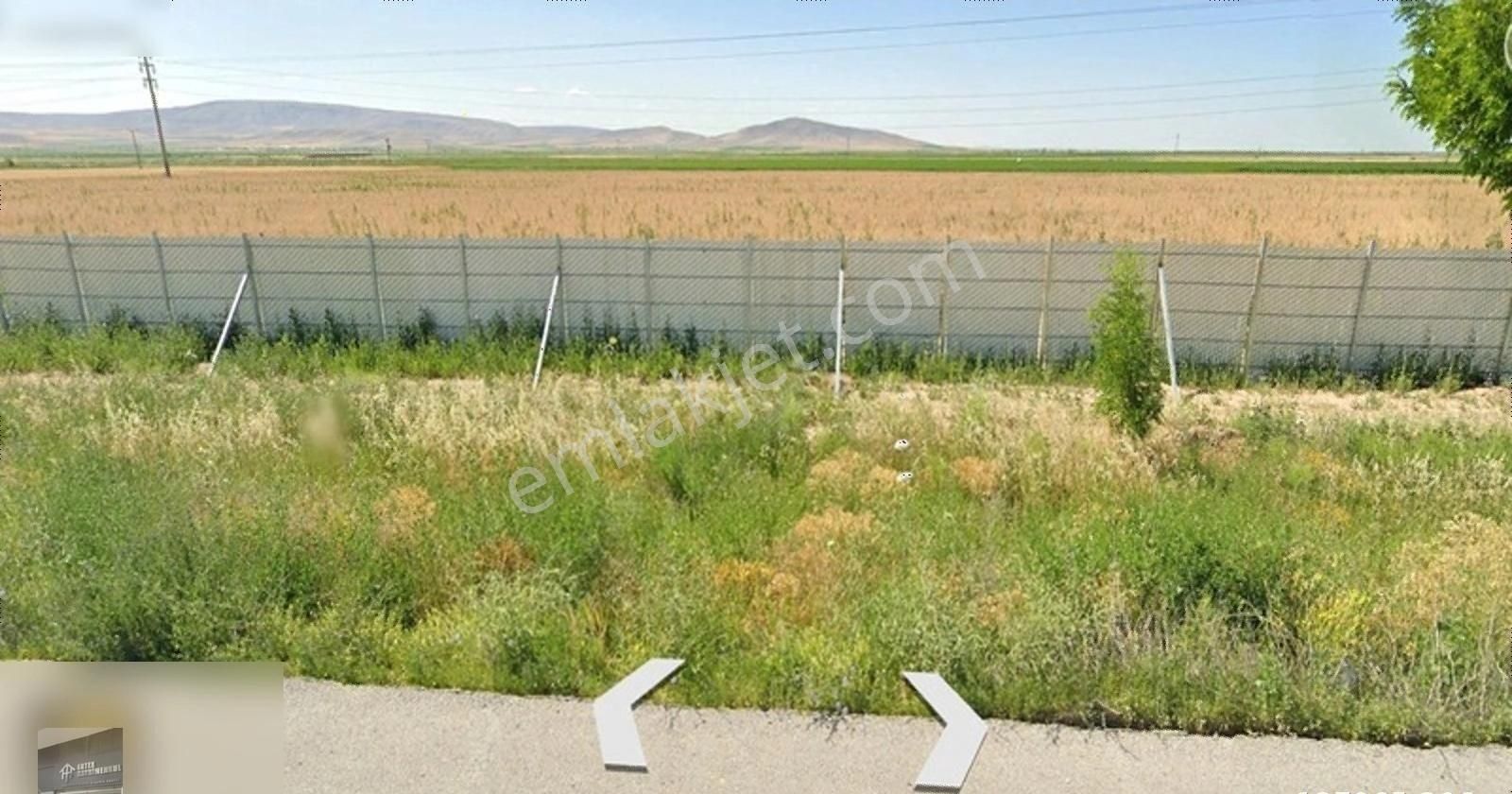 Karatay Akörenkışlası Mah Aksaray Yolu Cepheli 31849 M2 Tarla