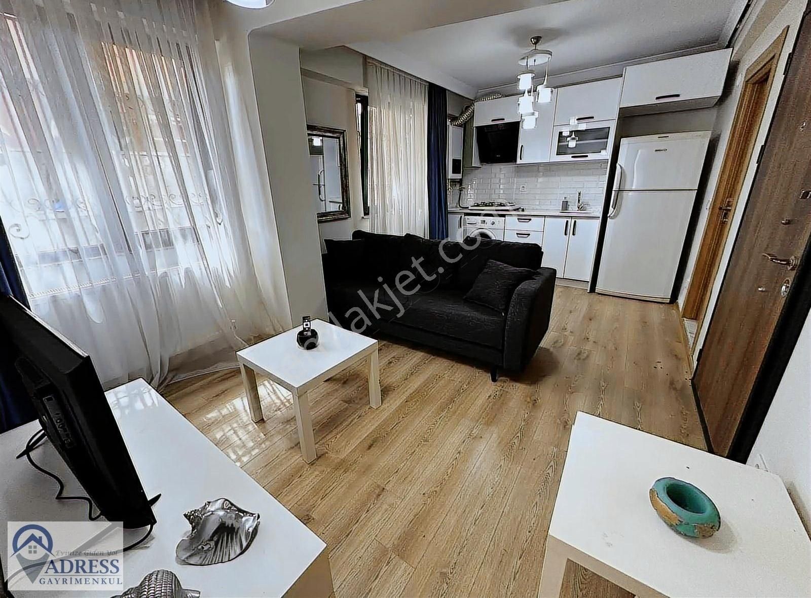 İkbal Cad. Yürüme Mesafesinde Eşyalı 1+1 Daire