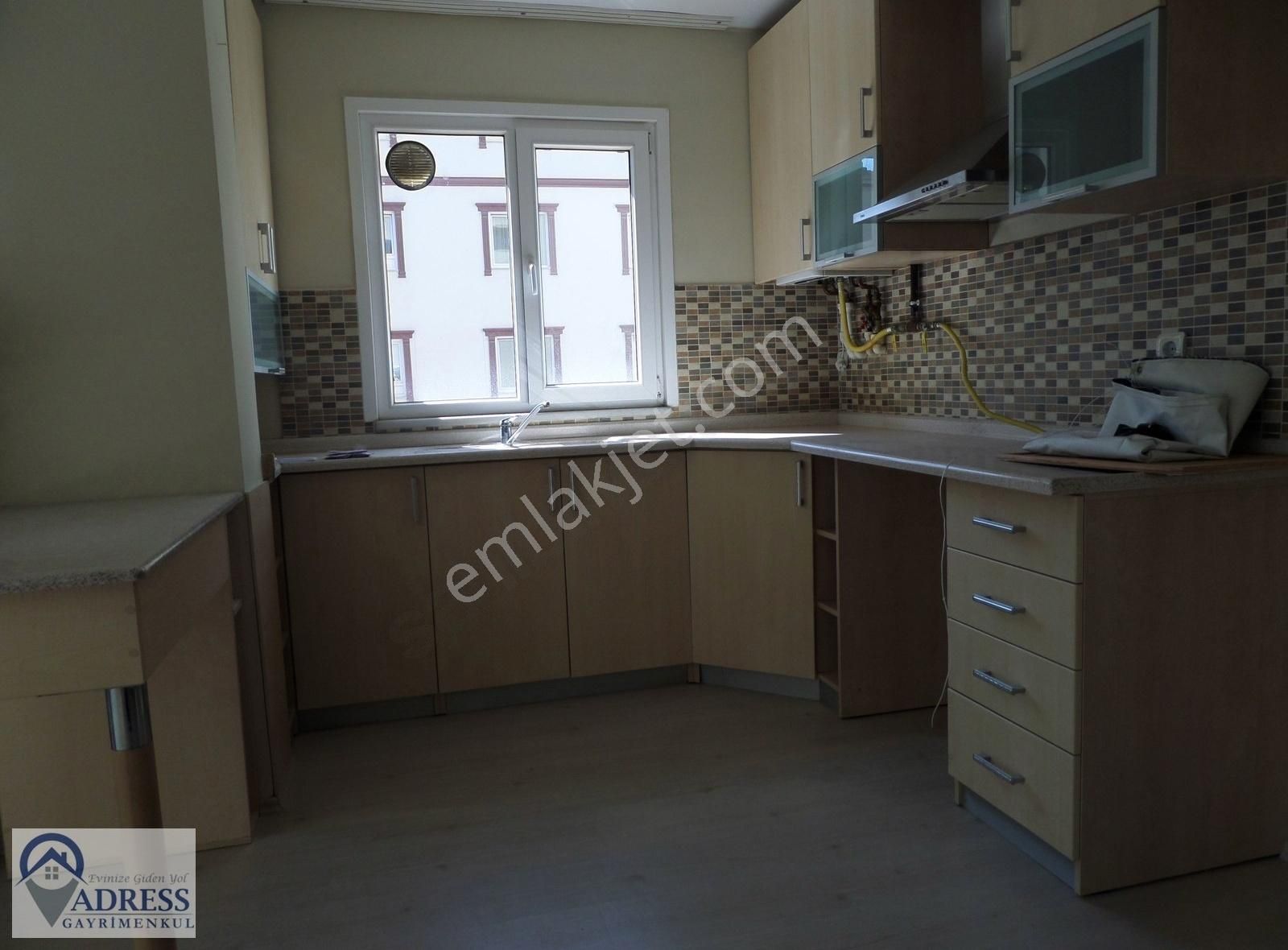 Adressten Çamlıkta Ebeveyin Banyolu 125m2 2+1 Satılık Daire